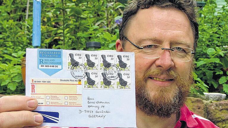 Er hat viele Vögel: Bernd Wirthmann sammelt Vogelbriefmarken. Nun hat er ein Buch über solche aus Irland geschrieben. Er hat viele Vögel: Bernd Wirthmann sammelt Vogelbriefmarken. Nun hat er ein Buch über solche aus Irland geschrieben.