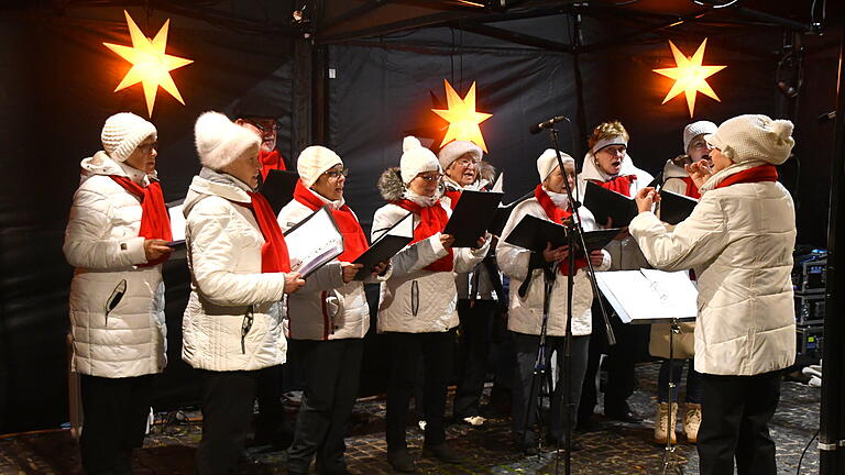 Impressionen vom Neuschter Adventsmarkt und der langen Einkaufsnacht.