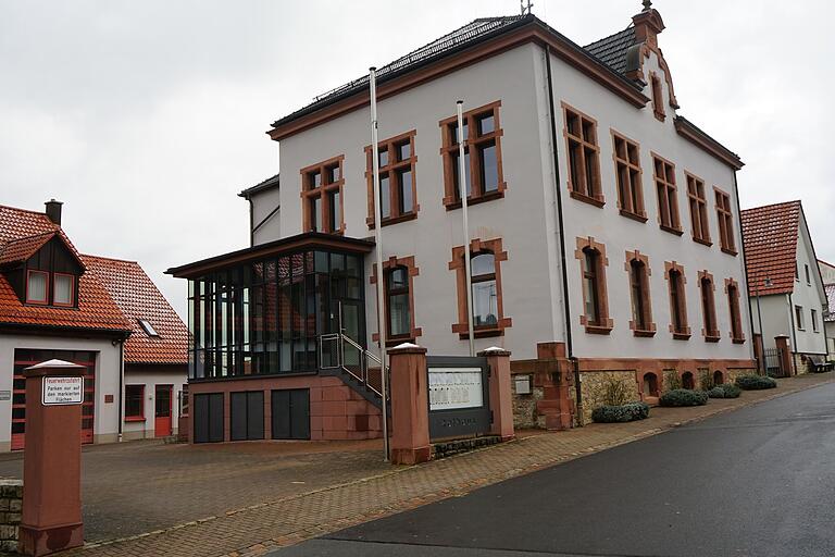 In der Gemeinderatssitzung in Birkenfeld ging es um den Wald, die Grundsteuer und die Förderung der Vereine und der ugendarbeit In der Gemeinderatssitzung in Birkenfeld ging es um den Wald, die Grundsteuer und die Förderung der Vereine und der ugendarbeit