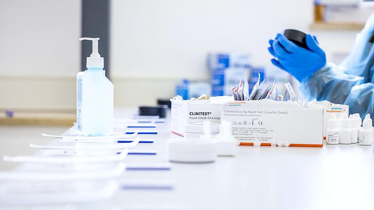 Der Landkreis Haßberge erhöht seine Kapazität für Corona-Schnelltests immer weiter. Mittlerweile gibt es neben den fünf Schnelltestzentren auch zahlreiche Teststationen in den Kommunen. Der Landkreis Haßberge erhöht seine Kapazität für Corona-Schnelltests immer weiter. Mittlerweile gibt es neben den fünf Schnelltestzentren auch zahlreiche Teststationen in den Kommunen.
