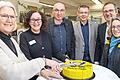 Versammelten sich um die Geburtstagstorte: (von links) die Mitarbeiterinnen im Bockleter Lädle, Barbara Lorenz und Hiltrud Riedel, Bürgermeister Andreas Sandwall, Thomas Beck (Geschäftsführer der Staatsbad und Touristik Bad Bocklet GmbH), Christia...       -  Versammelten sich um die Geburtstagstorte: (von links) die Mitarbeiterinnen im Bockleter Lädle, Barbara Lorenz und Hiltrud Riedel, Bürgermeister Andreas Sandwall, Thomas Beck (Geschäftsführer der Staatsbad und Touristik Bad Bocklet GmbH), Christian Barthel (Deutsche Post) sowie Gabriele Schulz (Regionale Politikbeauftragte Hessen und Unterfranken Deutsche Post).
