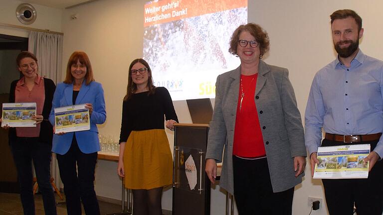 Heike Helmschrott, Ingrid Reifenscheid-Eckert, Carina Steger, Heike Glatzel und Philipp Grümpel (von links) freuen sich, dass das Entwicklungskonzept der ILE-Region 7/22 fortgeschrieben ist.