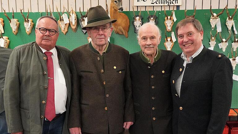 Auf dem Foto von links: Wolfgang Kunz, Dieter Holzer (70 Jahre Mitgliedschaft) und Manfred Schmitt (65  Jahre Mitgliedschaft) und Elmar Kütt.