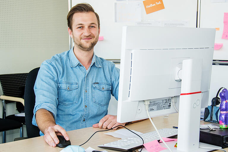 Das Bürgertelefon ist meistens die erste Anlaufstelle für besorgte Bürger. Sollten Fragen besonders komplex und medizinisch werden, kümmert sich Arzt Jörn Rohde um diese Anrufe.