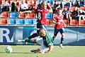 Kampfkraft gegen spielerische Qualität: Der Schweinfurter Stürmer Adam Jabiri grätscht den Unterhachinger Sechser Manuel Stiefler ab.