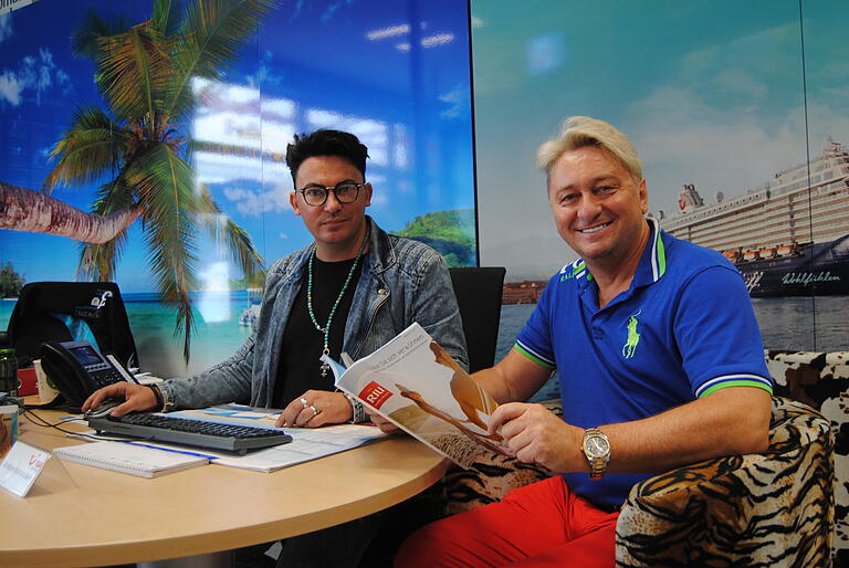 Matthias (links) und Hubert Fella 2017 in ihrem damaligen Reisebüro