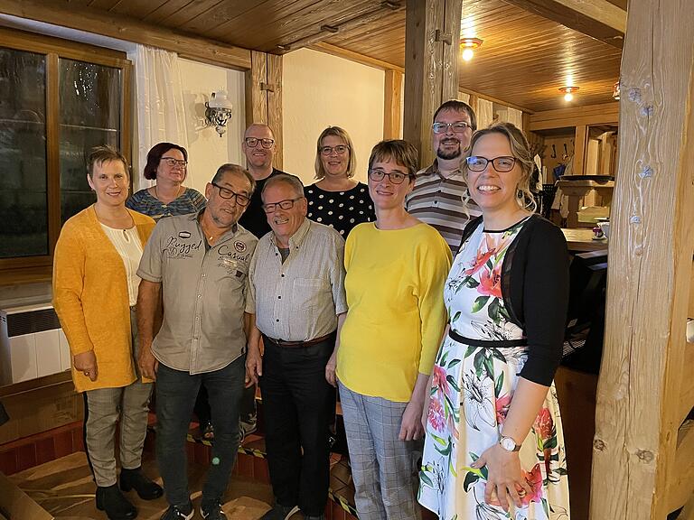 Der Siedlerverein Schwarzach hat einen neuen Vorstand. Unser Bild zeigt (von links): die zweite Vorsitzende Heidi Rosenberger, Schatzmeisterin Margit Kempf, die Beisitzer Gerhard Wandelt, Andy Högner, Willi Priester, Sonja Forster, Elke Keupp, Bernd Link sowie die Vorsitzende Melanie Rosenberger. Zum Vorstand gehört auch noch Schriftführer Timo Frank.