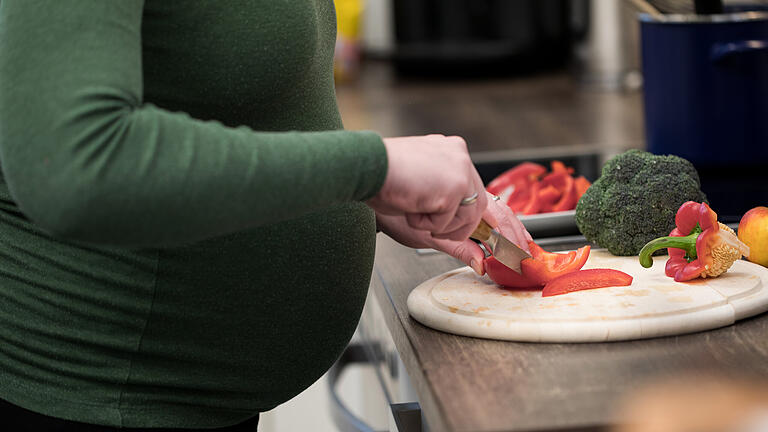 125461042.jpg - In der Schwangerschaft sollte man besonders auf ausgewogene Ernährung achten. 125461042.jpg - In der Schwangerschaft sollte man besonders auf ausgewogene Ernährung achten.