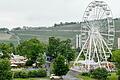 Klein-Kiliani auf den Mainwiesen: Links der Biergarten, rechts die Fahrgeschäfte mit Riesenrad, Autoscooter und Co.