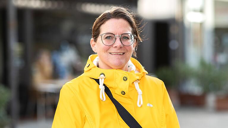 Daniela Stefanes aus Sennfeld arbeitet in einem Callcenter.