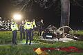 Zwei 17-Jährige prallen mit Sportwagen gegen Baum und sterben       -  Das Auto prallte frontal gegen einen Baum.