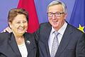 Wollen gemeinsam einiges bewegen: EU-Kommissionspräsident Jean-Claude Juncker Arm in Arm mit der lettischen Ministerpräsidentin Laimdota Straujuma.