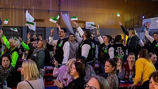 Ein Abend voller Tanz, bester Stimmung und Action bei den bayrischen Meisterschaften für Männer und Jugendtanzgruppen in der Hammelburger Saaletal Halle