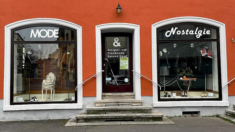 Das Second Hand Geschäft &quot;Mode &amp; Nostalgie&quot; in der Dominikanergasse Würzburg.