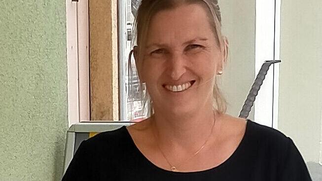 Veronika Lüdecke freut sich über den barrierefreien Zugang zum Schuhgeschäft. Veronika Lüdecke freut sich über den barrierefreien Zugang zum Schuhgeschäft.