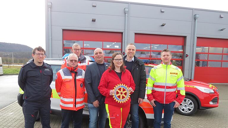 Unser Bild zeigt (von links) Dominik Roth (Kommandant Freiwillige Feuerwehr Elfershausen), Burkhard Kühn, Dr. Mike Mast, Christian Wolf, Rebecca Roth, Steffen Krambo und Matthias Hauke.       -  Unser Bild zeigt (von links) Dominik Roth (Kommandant Freiwillige Feuerwehr Elfershausen), Burkhard Kühn, Dr. Mike Mast, Christian Wolf, Rebecca Roth, Steffen Krambo und Matthias Hauke.