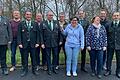 Neuwahlen standen auf der Tagesordnung des Schützenvereins Wiesenbronn. Gewählt wurden (von rechts): 1. Schützenmeister Frank Gebert, Zieler Gerhard Stenger, Schützenheimbeauftragte Svenja Paul, Jugendleiter Christian Gebert,  Schützenheimbeauftragte Kathrin Gebert, Fahnenträger Horst Paul, Kassier Armin Paul und die Ausschussmitglieder Hans Kreßmann, Metin Polat und Erhard Düll sowie 2. Schützenmeister Marco Dürner.