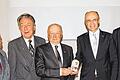 Deutsche und französische Ehrengäste: (von links) der ehemalige Landtagsabgeordnete Heiner Schneier, Kreis-Partnerschaftsbeauftragter Kurt Sieber, Jean Mouton, Landrat Wilhelm Schneider und der französische Honorarkonsul Matthias Everding.FOTO: Günther Geiling