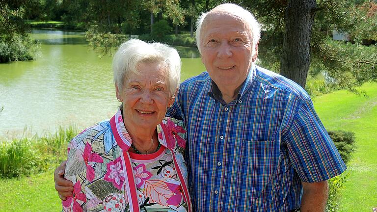 Die langjährigen Chefs des Hotels Dürnhof feierten Geburtstage: Christel Münch ihren 80. und Lothar Münch seinen 85. Geburtstag.