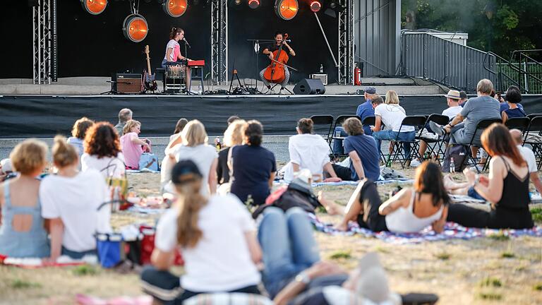 Schon 2020 war das 'Kulturpicknick' auf dem LGS-Gelände ein Ersatzprogramm für den ausgefallenen Hafensommer. In diesem Jahr soll das Picknick im Neutorgraben stattfinden.