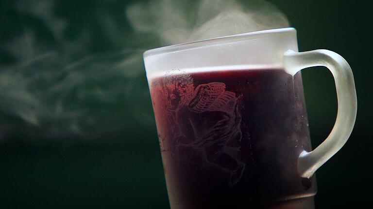 Redakteur Frank Weichhan trinkt seinen Winzerglühwein am liebsten ohne Gedudel und musikalische Störungen. Redakteur Frank Weichhan trinkt seinen Winzerglühwein am liebsten ohne Gedudel und musikalische Störungen.