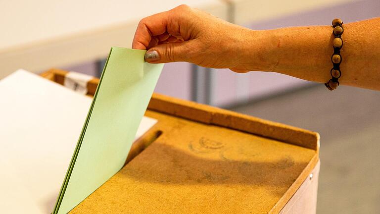 Bei der Kommunalwahl am 15. März 2020 haben die Wähler in Rhön-Grabfeld die Möglichkeit aus vier Kandidaten den neuen Landrat zu bestimmen.