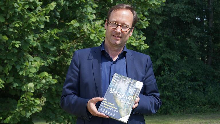 Gymnasiallehrer Oliver Kunkel will mit seinem Buch "Neugier entfesseln!" aufzeigen, wie sich Bildung seiner Meinung nach verändern sollte. Gymnasiallehrer Oliver Kunkel will mit seinem Buch "Neugier entfesseln!" aufzeigen, wie sich Bildung seiner Meinung nach verändern sollte.