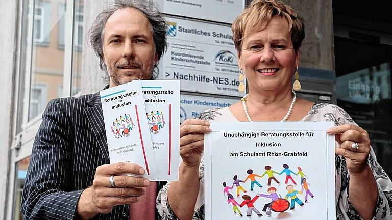 Inklusion braucht Hilfe: Damit Eltern von Kindern mit Behinderung oder sonderpädagogischem Bedarf Infos aus einer Hand erhalten, wurde die Inklusionsberatungsstelle mit (v. links) Schulpsychologe Steffen Wüst und Sonderpädagogin Carola Altenhöner-Weigel geschaffen.