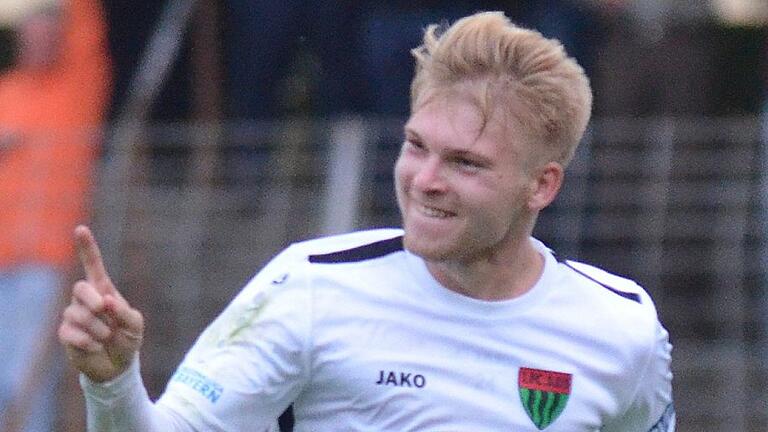 Hier geht's lang: Stürmer Stefan Maderer befindet sich mit dem FC 05 Schweinfurt derzeit im Aufschwung.