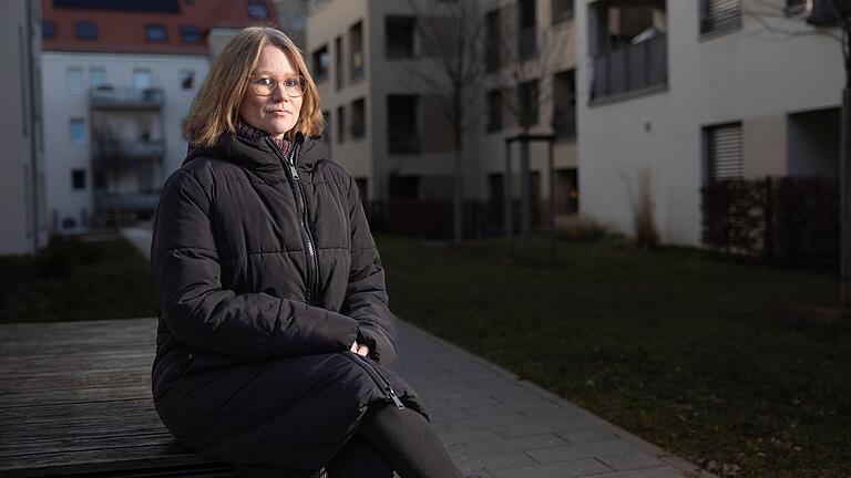 Sandra Umbenhauer aus Würzburg erhielt nach der zweiten Corona-Impfung die Diagnose Chronisches Fatigue Syndrom. Sandra Umbenhauer aus Würzburg erhielt nach der zweiten Corona-Impfung die Diagnose Chronisches Fatigue Syndrom.