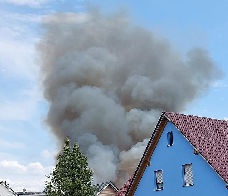 Nicht zu übersehen war die Brandstelle in Stammheim vor allem wegen der hohen Rauchsäule.