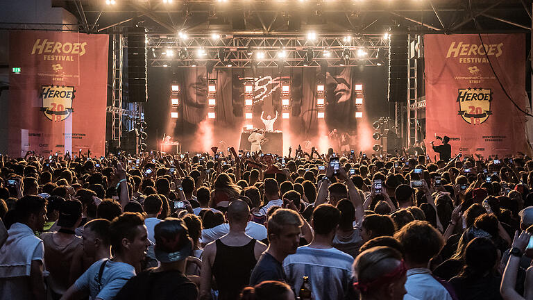 Start der Festivalsaison: Das haben die fränkischen Open Airs zu bieten - Heroes Festival Start der Festivalsaison: Das haben die fränkischen Open Airs zu bieten - Heroes Festival