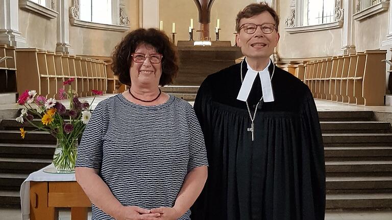 Dekan Wenrich Slenczka würdigte die Verdienste von Eva-Maria Hartmann während der Andacht in St. Stephan.