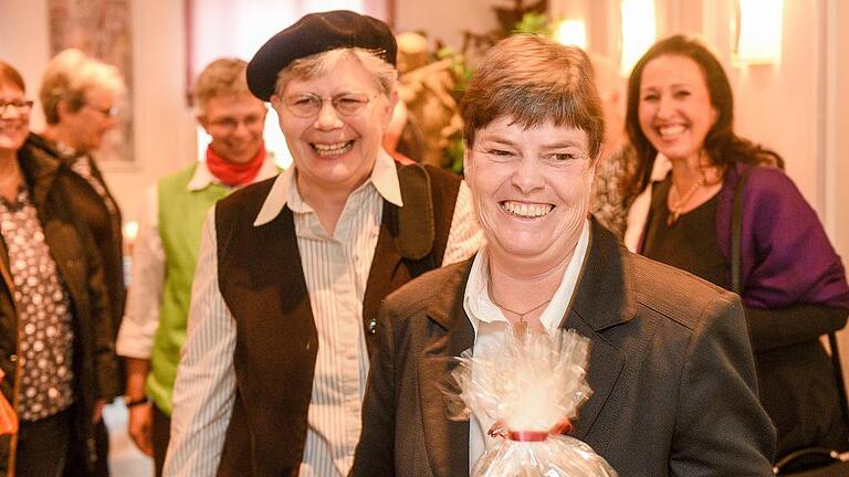 Ehe für alle: Zwei Frauen sagen nach 27 Jahren Beziehung „Ja“ - Sigrid Kohm und Gabriele Richter sagten nach 27 Jahren Beziehung „Ja“. Ehe für alle: Zwei Frauen sagen nach 27 Jahren Beziehung „Ja“ - Sigrid Kohm und Gabriele Richter sagten nach 27 Jahren Beziehung „Ja“.