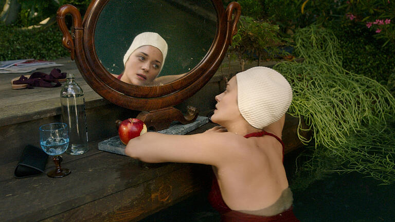 Mit seinem Werk 'Annette' bricht Regisseur Leos Carax mit vielen Konventionen des Filmmusicals. Mit seinem Werk 'Annette' bricht Regisseur Leos Carax mit vielen Konventionen des Filmmusicals.