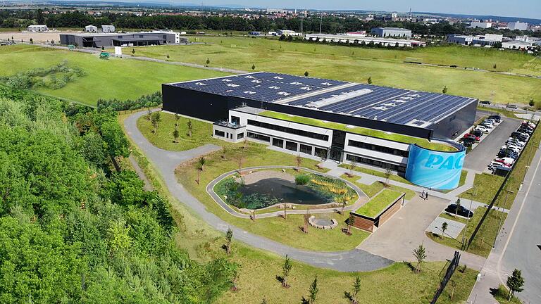 Die Green Factory der Schweinfurter Firma P.A.C. in der Dublinstraße im Maintal. Das mittelständische Textilunternehmen setzt sich für Nachhaltigkeit ein. Die Green Factory der Schweinfurter Firma P.A.C. in der Dublinstraße im Maintal. Das mittelständische Textilunternehmen setzt sich für Nachhaltigkeit ein. 