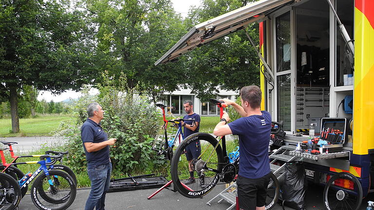 Warum die Deutschland-Tour nach Elfershausen kam       -  Vier der 20 Radsport-Teams, die aktuell an der Deutschland-Tour Teilnehmen, bezogen zu Beginn der Veranstaltung ihr Quartier in Elfershausen im Landkreis Bad Kissingen.