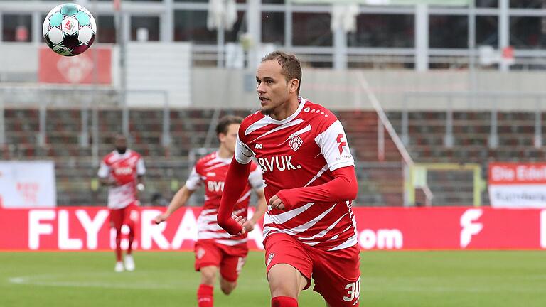 Ist froh, überhaupt zu spielen, wähnt sich selbst aber noch nicht in bester Verfassung: Innenverteidiger Ewerton, der mit dem Ende der Transferperiode vom Hamburger SV zu den Würzburger Kicker gewechselt ist.