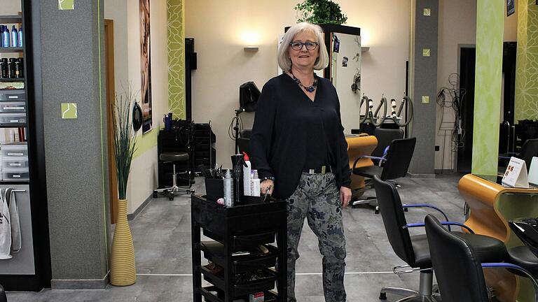 Margit Rosentritt, Kreishandwerksmeisterin und Inhaberin eines Friseursalons, ärgert sich über banale Vorgaben vom Gesetzgeber.