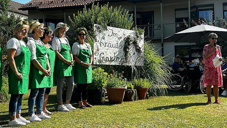 Begrüßung im 'Kräutergarten'.