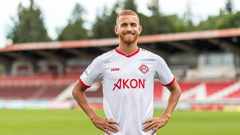 Benyas Solomon Junge-Abiol von den Würzburger Kickers. Benyas Solomon Junge-Abiol von den Würzburger Kickers.