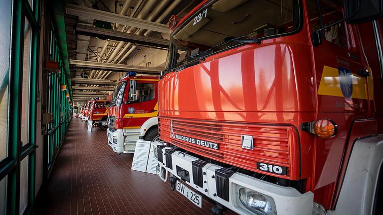 Symbolbild: Feuerwehrfahrzeuge in Schweinfurt