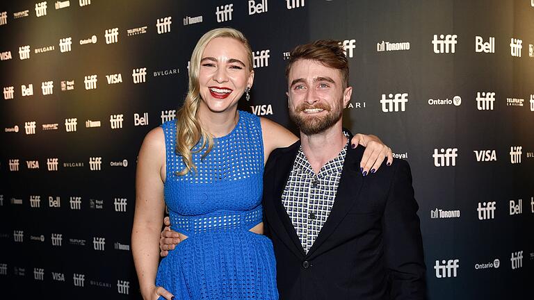 «Harry Potter»-Darsteller Radcliffe wird Vater.jpeg       -  Daniel Radcliffe (r) und seine Freundin Erin Darke werden Eltern.