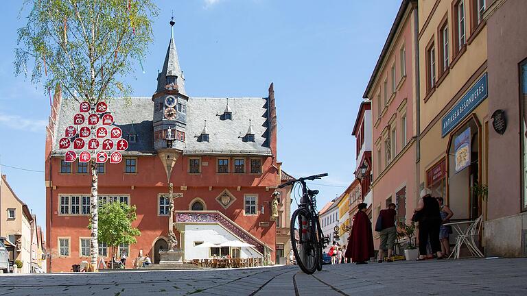 Das Ochsenfurter Rathaus ist einer von drei Spielorten beim Wandelkonzert.