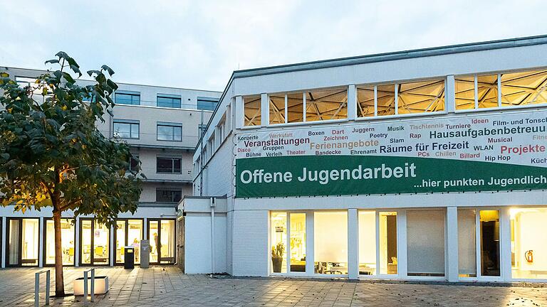 Der offene Jugendtreff kom,ma in Schweinfurt besteht weiter, unter neuer Trägerschaft und anderer Kostenverteilung.&nbsp;&nbsp;