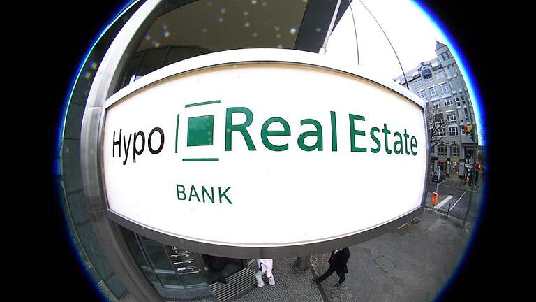 Hypo Real Estate       -  Symbol für die Krise: In höchster Not musste die Münchner Immobilienbank Hypo Real Estate mit Milliardenhilfen gerettet und notverstaatlicht werden.