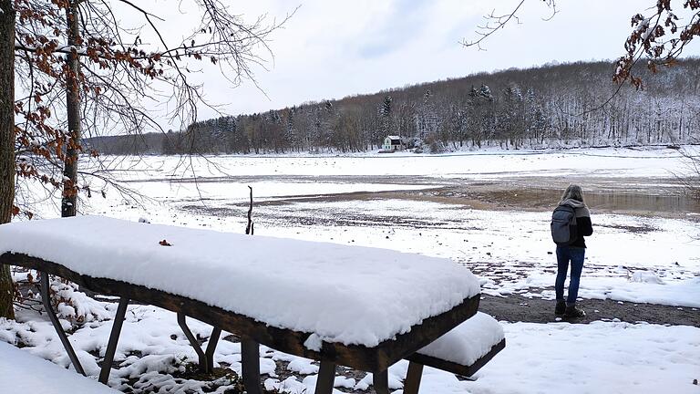 Schnee am Ellertshäuser See, am 2. April 2022. Schnee am Ellertshäuser See, am 2. April 2022.