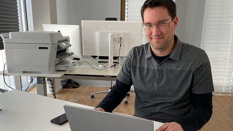 Manuel Hermann, Geschäftsführer der Toolpilots GmbH in Würzburg, bietet Unternehmen Künstliche Intelligenz fürs Marketing an. Manuel Hermann, Geschäftsführer der Toolpilots GmbH in Würzburg, bietet Unternehmen Künstliche Intelligenz fürs Marketing an.