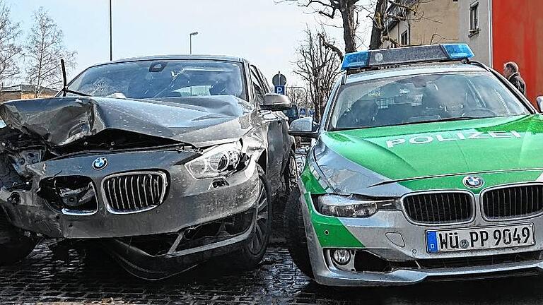 Ende einer Dienstfahrt: In Bad Neustadt hat es am Dienstagvormittag eine wilde Verfolgungsjagd gegeben. Ende einer Dienstfahrt: In Bad Neustadt hat es am Dienstagvormittag eine wilde Verfolgungsjagd gegeben.
