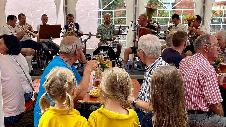 Disharmoniker beim Jubiläumsfest.